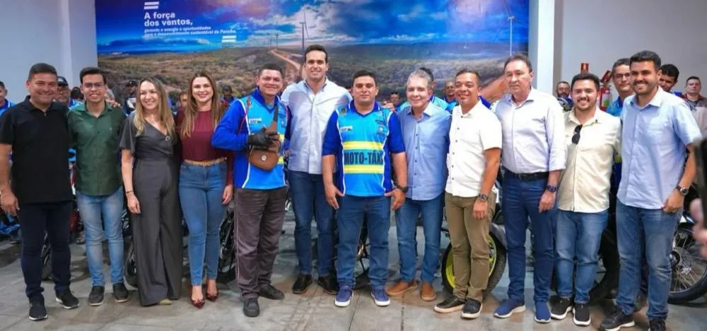 Entrega de motos e lançamento da FENEMP marcam incentivo ao empreendedorismo em Patos