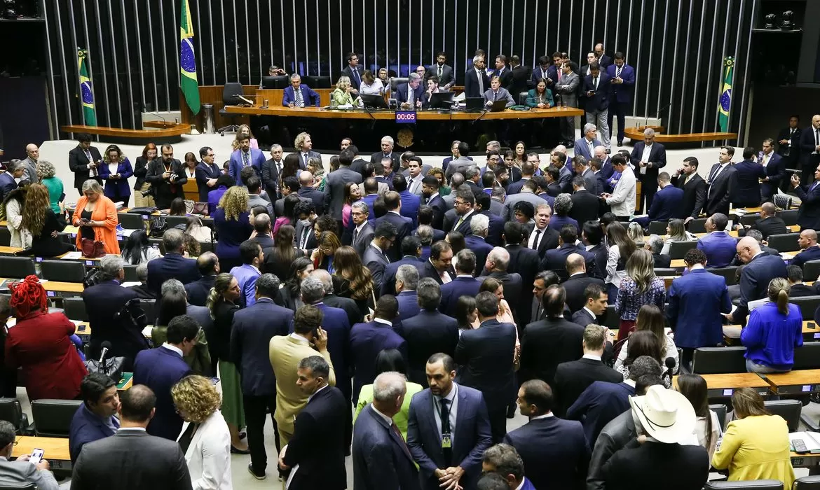 Câmara aprova texto-base de projeto que muda sistema de demarcação de terras indígenas
