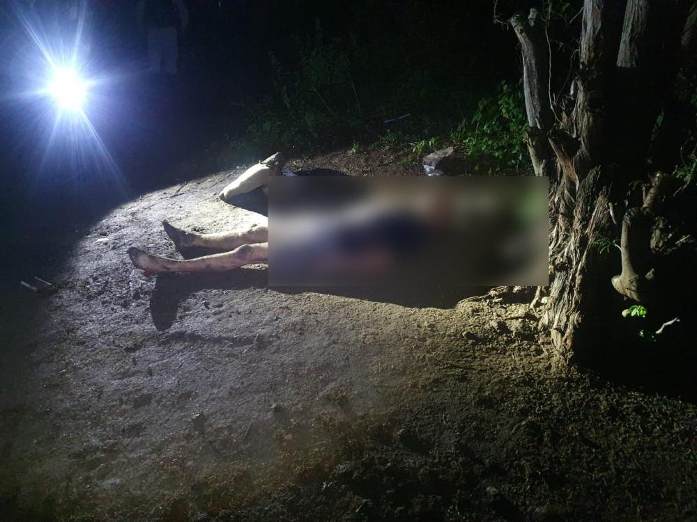 Homem é morto a pedradas após ser colocado dentro de carro por grupo de suspeitos, na Paraíba