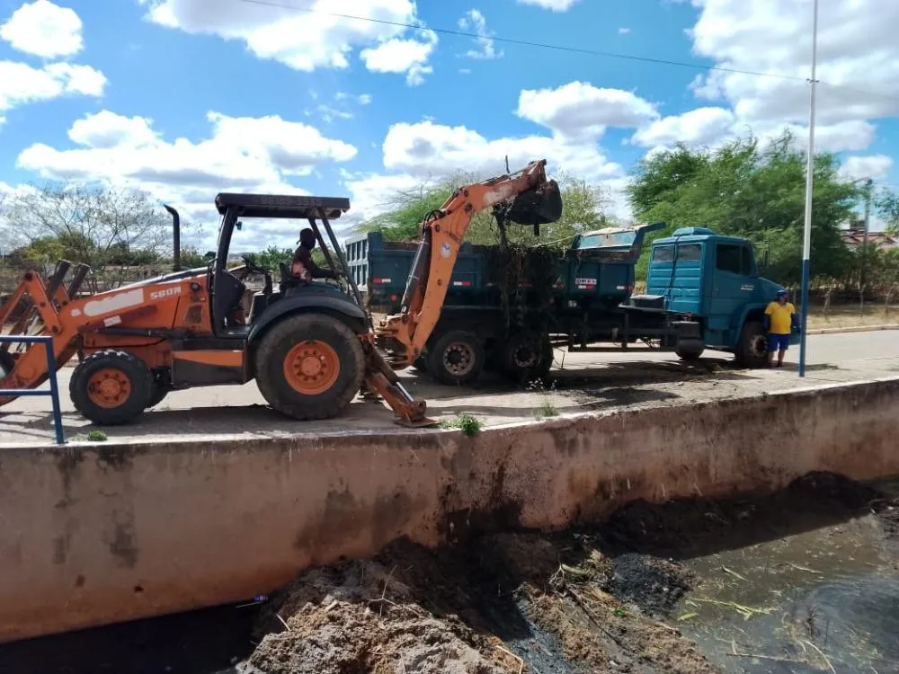 Seinfra realiza diversas ações de melhoria em Patos nesta quinta-feira (21)