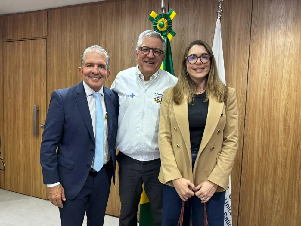 Prefeito Nabor e médica Olívia Motta se reúnem com ministro Padilha para tratar de demandas da saúde de Patos