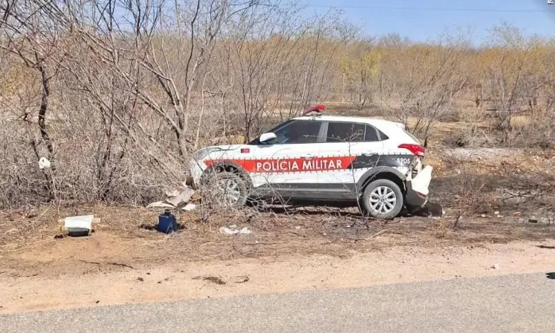 Viatura da PM se envolve em acidente na BR-230 e policiais saem ilesos