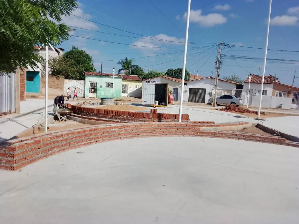 SEINFRA realiza serviços de limpeza, iluminação e melhorias urbanas nesta terça (16)