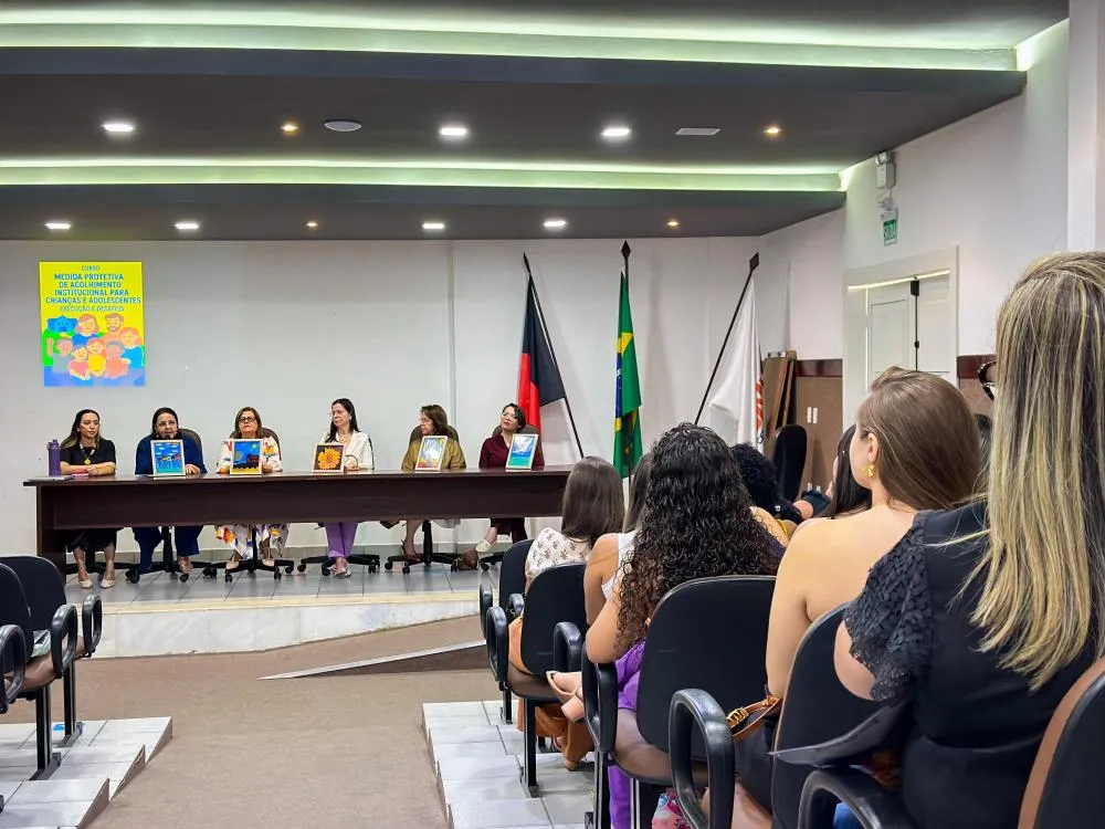 Patos promove primeiro curso de formação para cuidadores sociais do acolhimento institucional