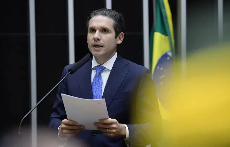 O acerto de Motta ao dizer não a Eduardo Bolsonaro