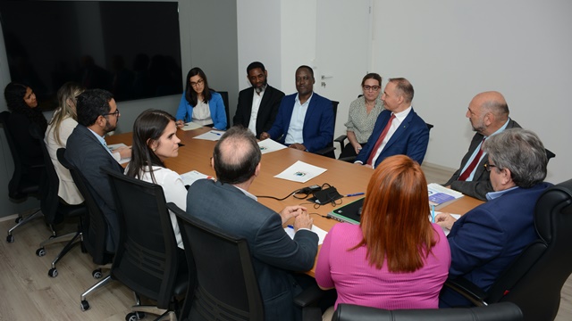 João Azevêdo recebe representantes do Brics e discute projetos de segurança hídrica para o Curimataú e Sertão