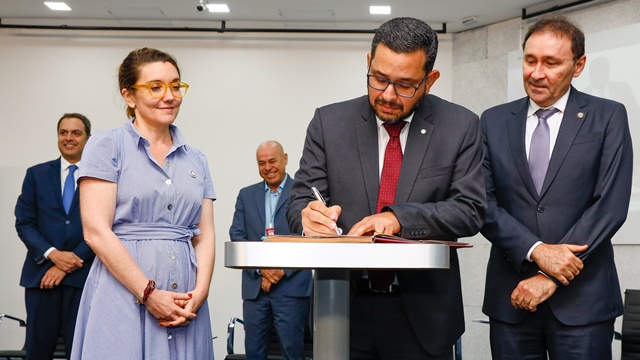 Governo da Paraíba garante investimentos de R$ 263 milhões com a AFD para obras de esgotamento sanitário e abastecimento de água