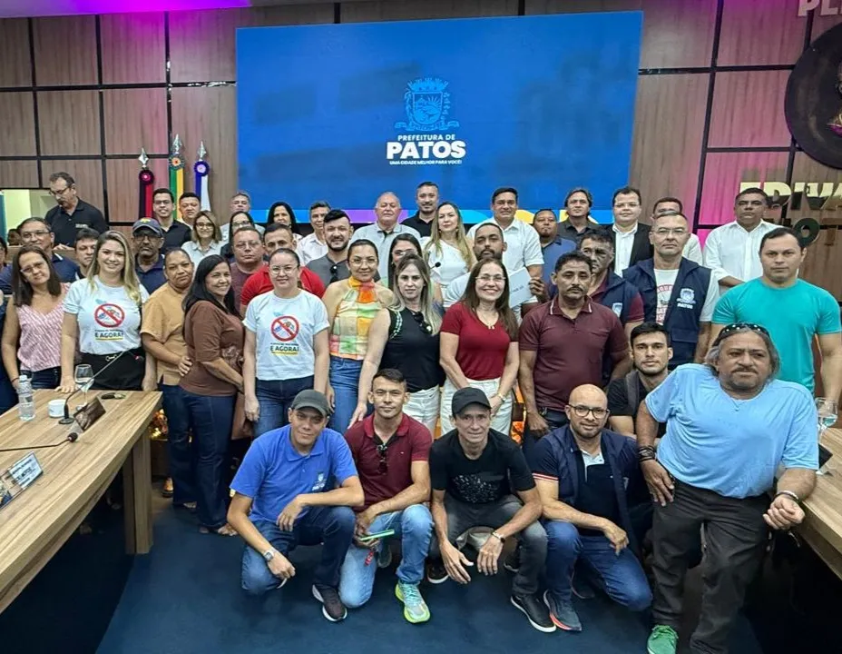 Prefeitura de Patos entrega tablets e equipamentos a agentes de combate às endemias durante programação de aniversário da cidade