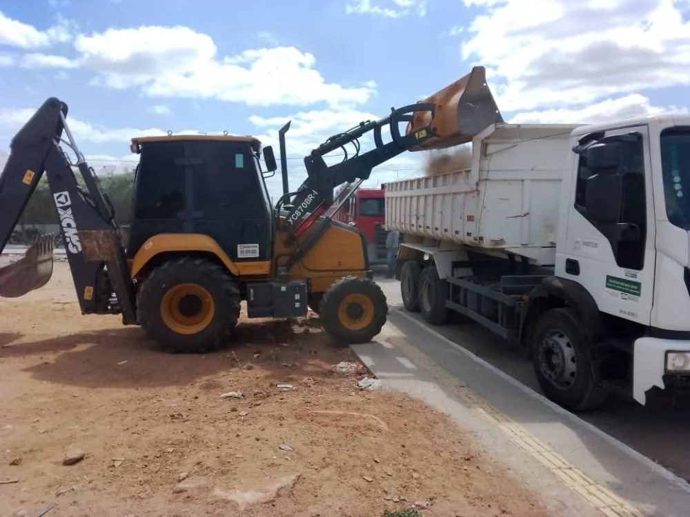 Prefeitura de Patos realiza ampla ação de manutenção e serviços urbanos nesta quinta-feira (9)