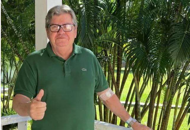 Após cirurgia cardíaca, João Azevêdo recebe alta do Hospital Metropolitano 