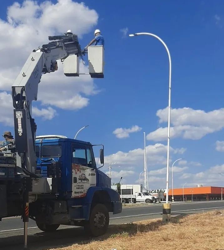 Infraestrutura realiza serviços em diversos bairros de Patos nesta quarta-feira