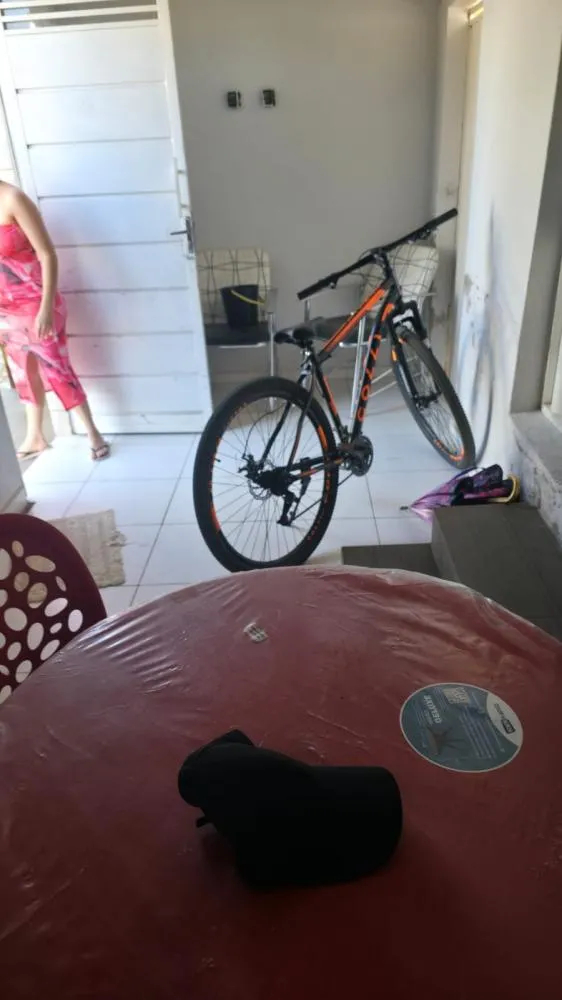 Homem invade casa, tenta roubar carro e é preso após deixar documentos cair, na Paraíba