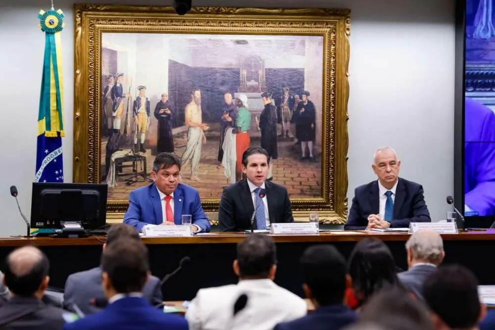 Hugo Motta defende debate sobre pejotização do trabalhador no Brasil