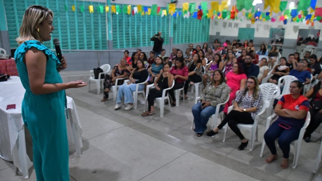 Mais de 120 pessoas concluem cursos e estão qualificadas para o mercado de trabalho 