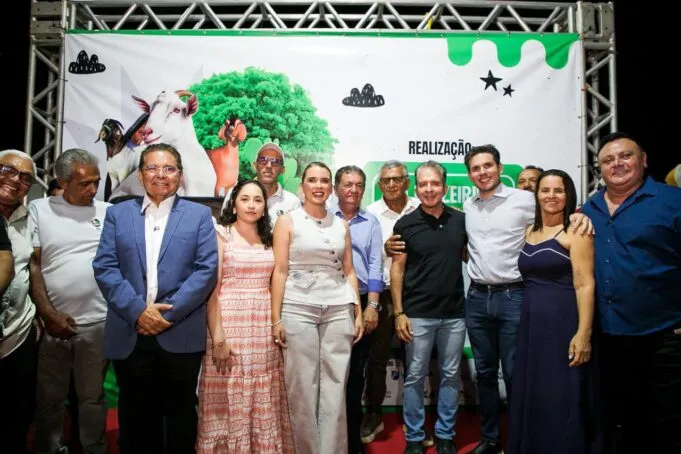 Nabor Wanderley participa da abertura do Juá Capri 2025 em Juazeirinho