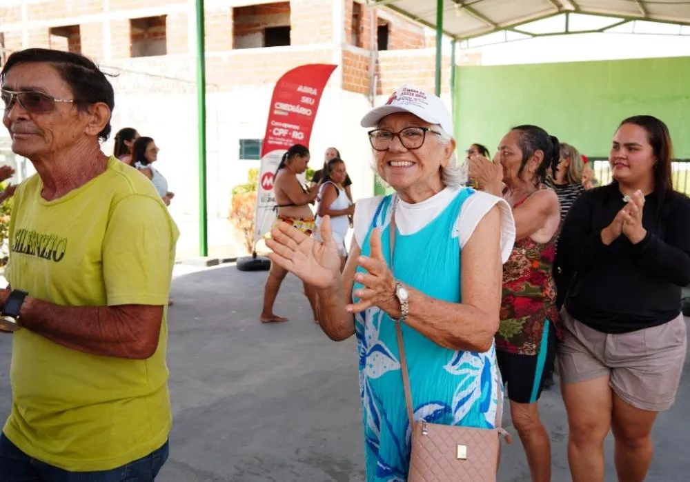 Idosos dos CRAS e do Cidade Madura tem dia de lazer no Campestre Clube
