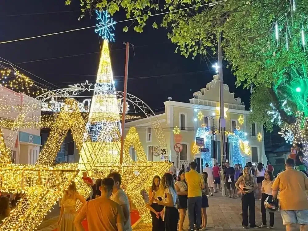 Prefeitura de Patos abre Chamada Pública para comerciantes do segmento de doceria participarem da Feira Natalina 2025