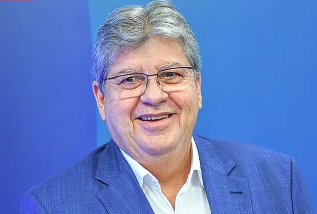 Após cirurgia, João Azevêdo tem primeira agenda pública nesta segunda-feira. Ao lado do ministro Wellington Dias assinam protocolos para promoções de ações de combate à fome e de inclusão socioeconômica 