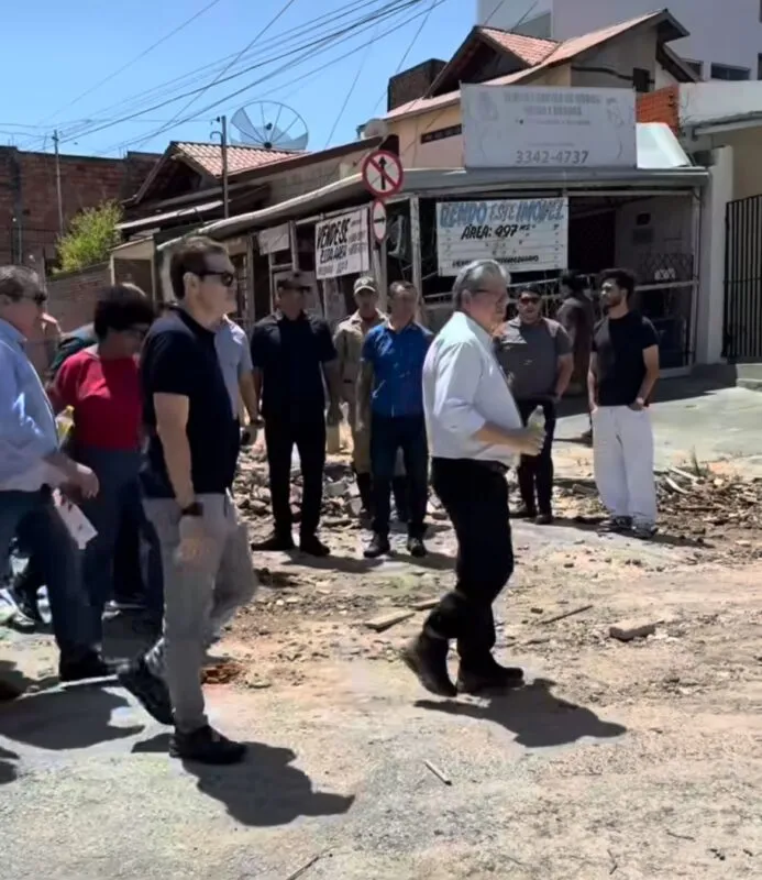 João Azevêdo lamenta morte de mulher e anuncia assistência às vitimas de rompimento de reservatório em Campina Grande