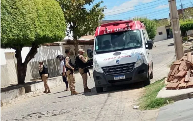 Mulher é brutalmente agredida a pauladas no bairro São Sebastião, em Patos
