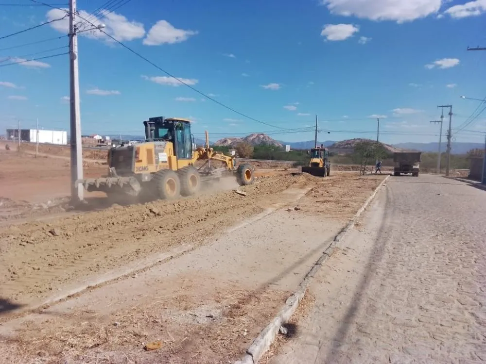 SEINFRA realiza melhorias estruturais e serviços urbanos em Patos nesta sexta (14)