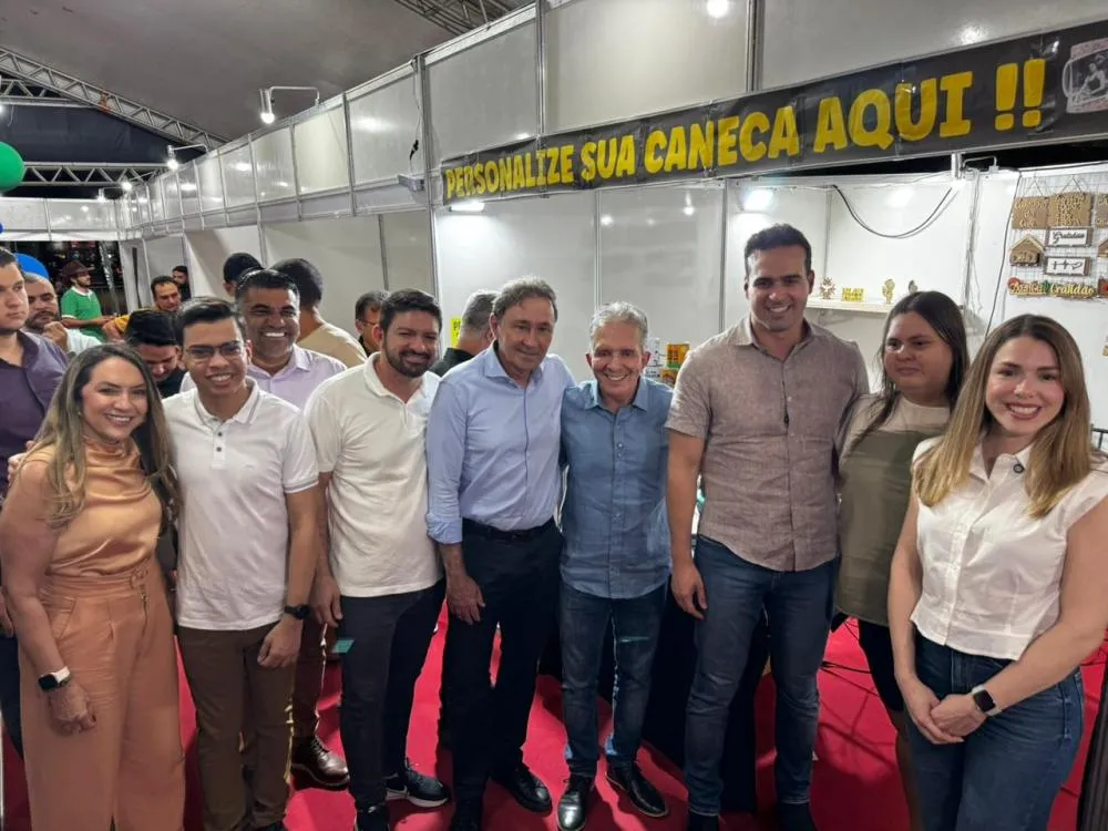 Nabor e Lucas prestigiam encerramento da 1ª ExpoPatos e chegada do Papai Noel