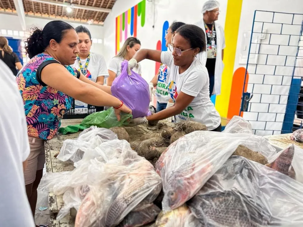 Prefeitura de Patos e CONAB realizam entrega de alimentos a famílias acompanhadas pelo CRAS Mariana Alves