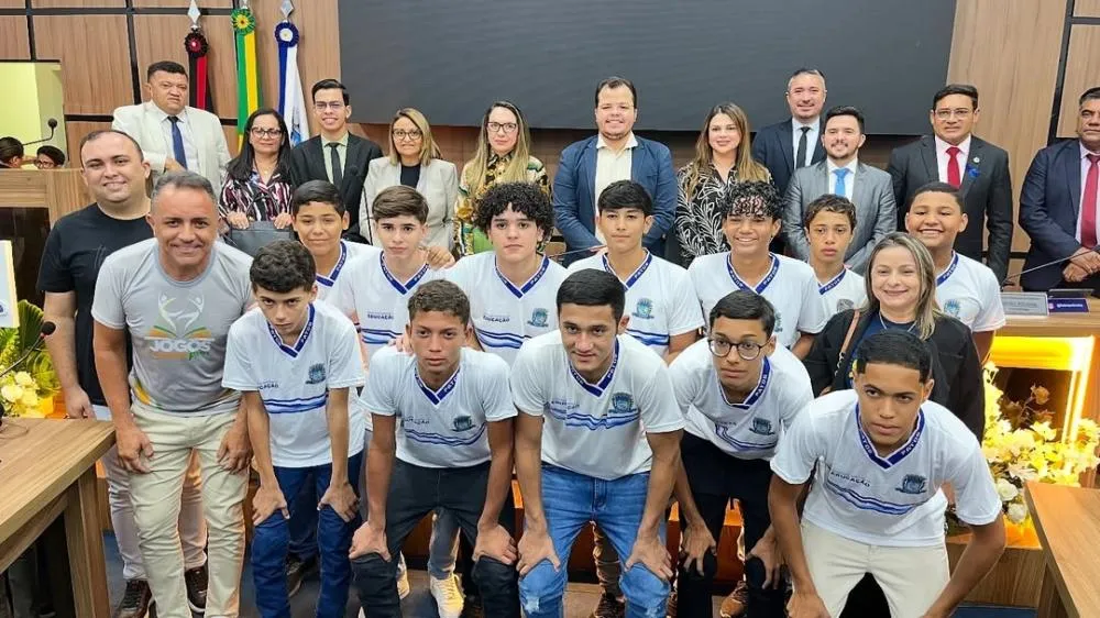 Escola Municipal Alírio Meira Wanderley recebe voto de aplauso após destaque nacional em diversas modalidades esportivas
