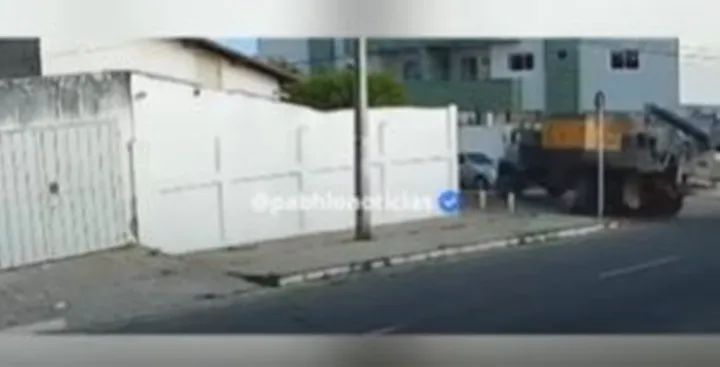 Vídeo: Motociclista Sobrevive por Milagre Após Ser Arrastado por Caminhão em Patos 