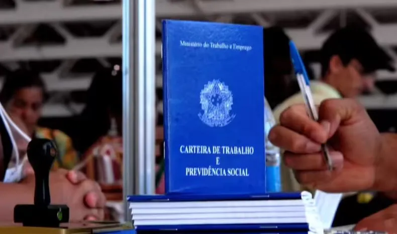 Estado inicia semana com mais de 1.300 oportunidades de emprego; Em Patos, serão 232 vagas, das quais 200 para a função de operador de Telemarketing Ativo e Receptivo -saiba mais 