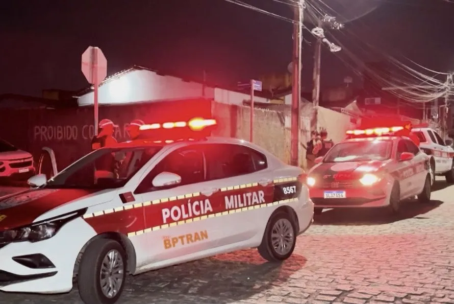 Homem é preso após atear fogo em morador de rua enquanto estava dormindo, em Coremas