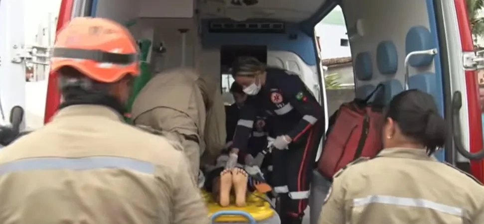 Criança de 8 anos fica gravemente ferida após ficar com braço preso em pneu de motocicleta durante acidente em João Pessoa