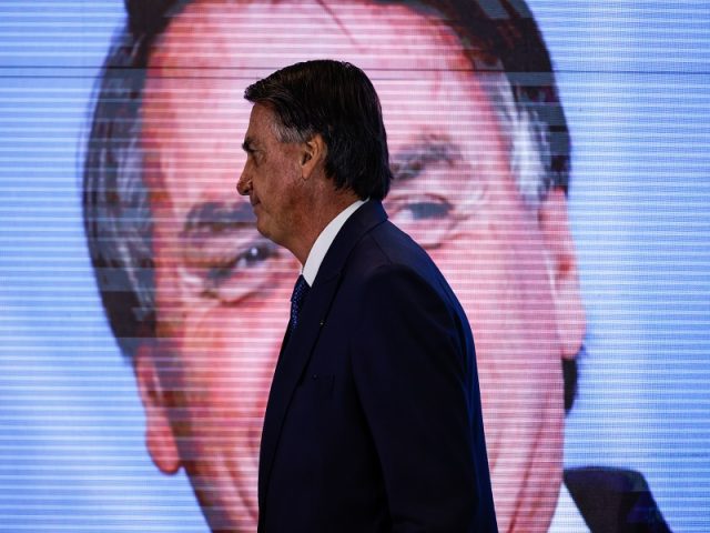 Jair Bolsonaro terá desafios criminais em breve após revés no TSE 