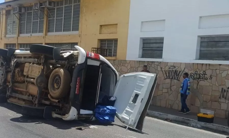 Em Patos, mais um sinistro de trânsito por avanço de semáforo é registrado na Rua do Prado com a Rua Prefeito Oscar Torres 