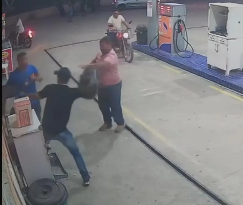 Mulher é agredida com socos e capacete em posto de combustível na Paraíba