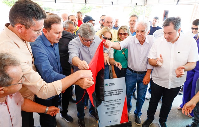 João Azevêdo entrega travessia urbana de Cachoeira dos Índios e visita obra de complexo educacional