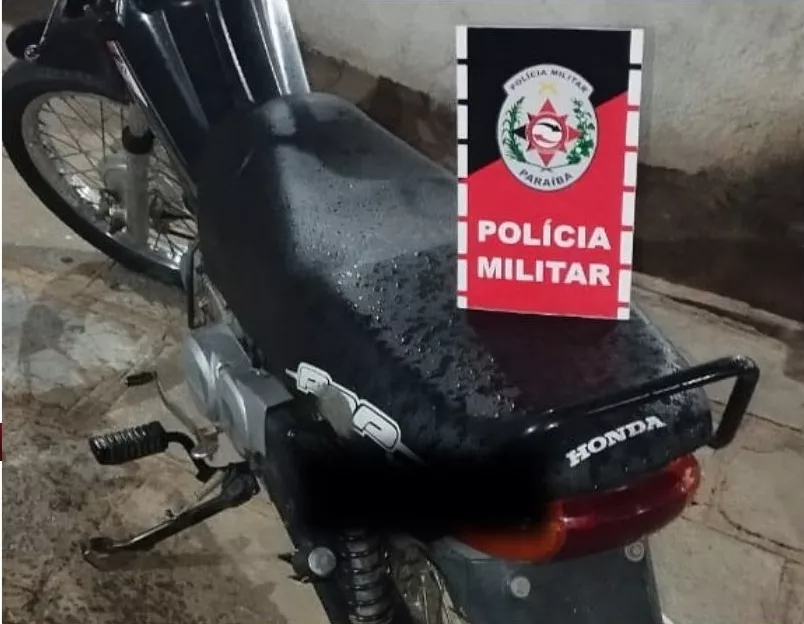 Polícia Militar apreende motocicleta com sinais identificadores suprimidos em Várzea