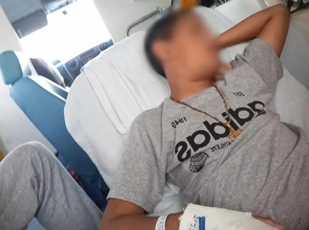 Em Patos: família de garoto de 12 anos reforça pedido de ajuda para tratamento médica após surgimento de caroços no pescoço
