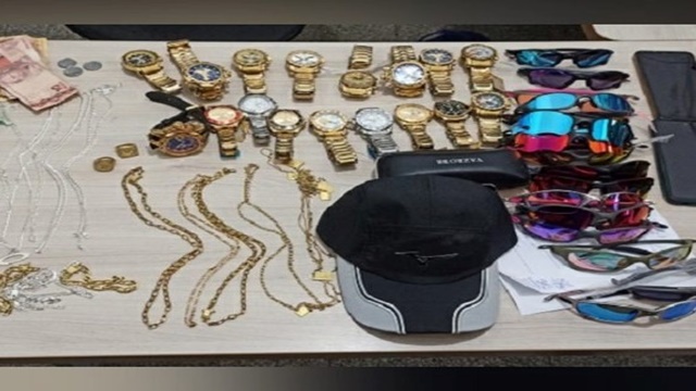 Policia prende dois homens após praticarem assalto em loja de roupas e acessórios no sertão do estado