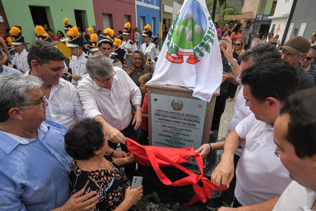 João Azevêdo entrega travessias urbanas e reforma de mercado público em Aparecida, São Francisco e Vieirópolis