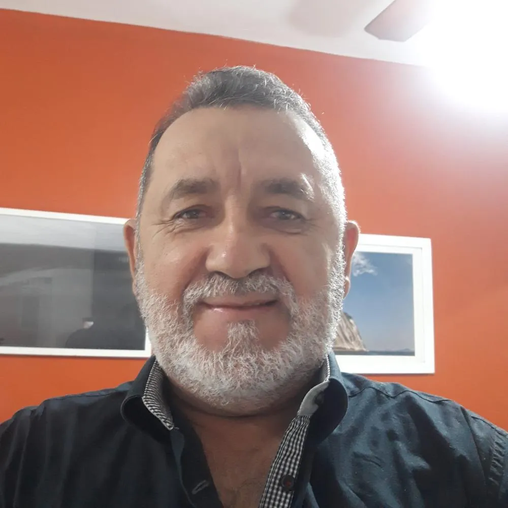 Mulher mata marido a pauladas enquanto ele dormia, na Paraíba