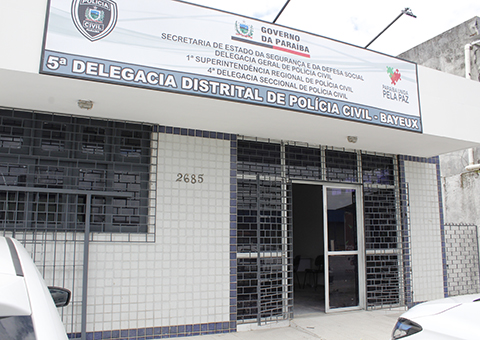 Homem é executado na Paraíba, com nove tiros enquanto passeava com o filho de um ano