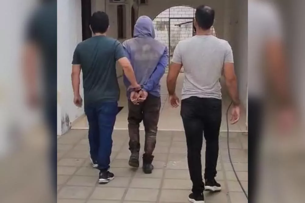 Homem é preso em flagrante por descumprir medida protetiva e perseguir ex-companheira em Patos
