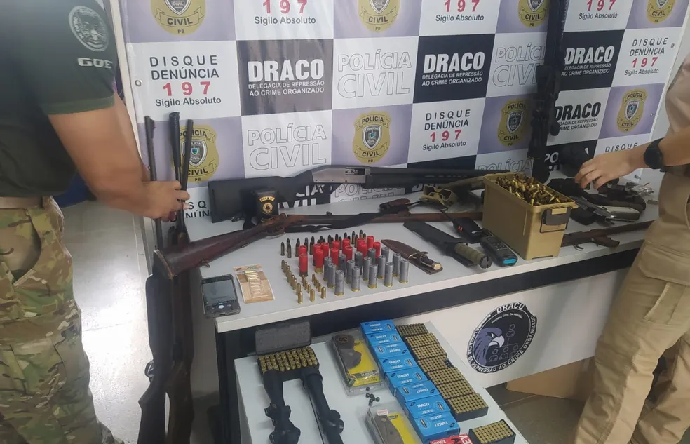 Criminosos que se passavam por CACs para comprar armas são presos, na PB