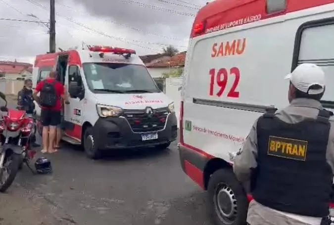 Motociclista perde controle após atropelar pedestre e morre, na Paraíba