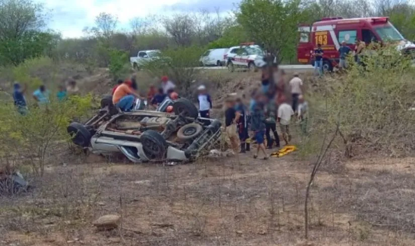 Acidente de carro com família de Sousa deixa um morto e seis pessoas feridas na BR-230, na região de Pombal