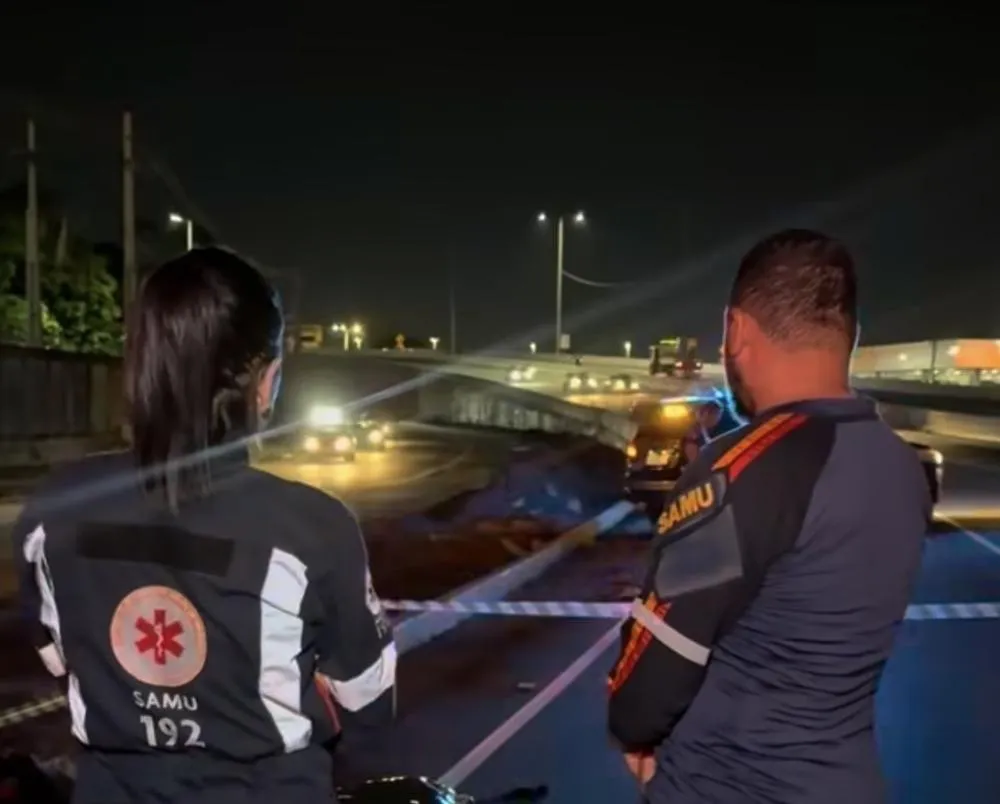 Homem morre após ser esmagado ao tentar atravessar BR-230 e ser atropelado por carro, na Paraíba