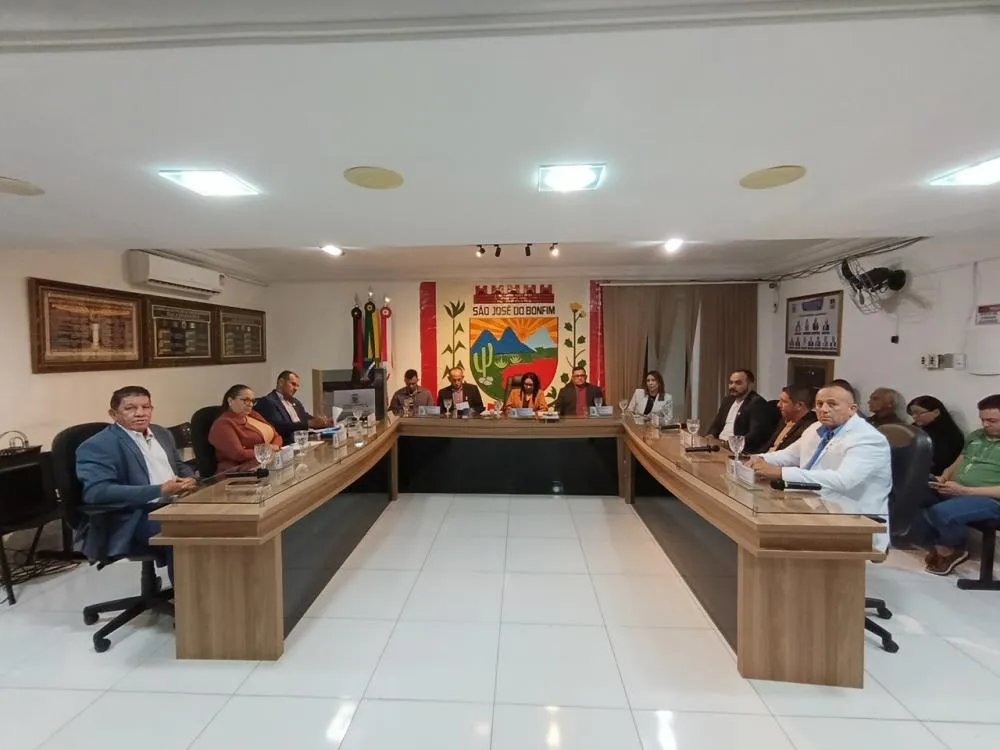 Câmara de São José do Bonfim abre trabalhos de 2026 com aprovação unânime de projetos e definição de líderes partidários