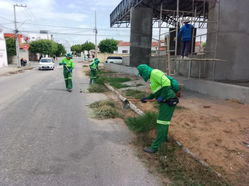 SEINFRA intensifica manutenção urbana em Patos nesta segunda-feira (23)