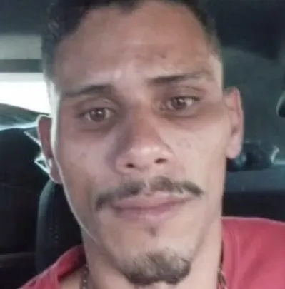 Homem é morto a tiros dentro de bar em Campina Grande